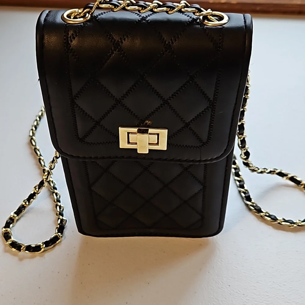 Black purse - Picture 2 of 13